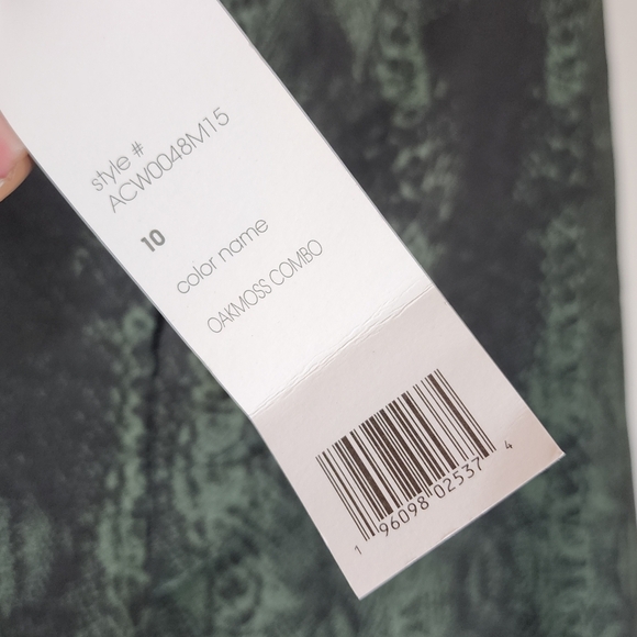 NWT Adyson Parker Green Snakeskin Print Wideleg Crop Pants Stretch Size 10 - Picture 14 of 16